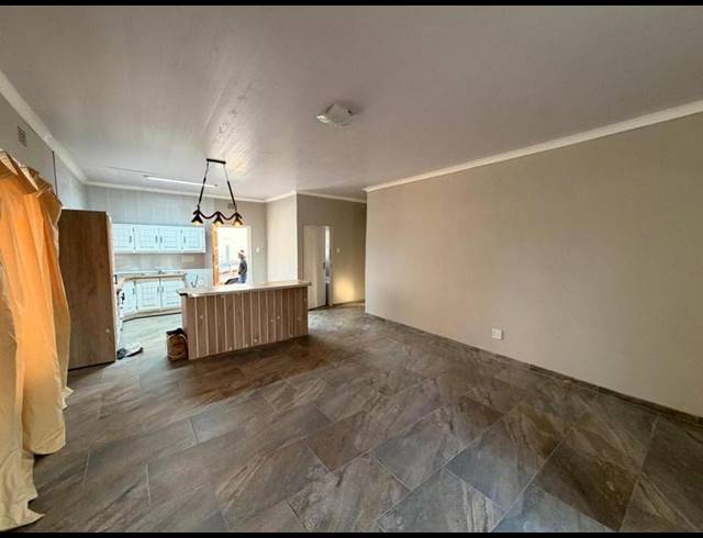 5 BEDROOM HOUSE FOR SALE IN THREE RIVERS